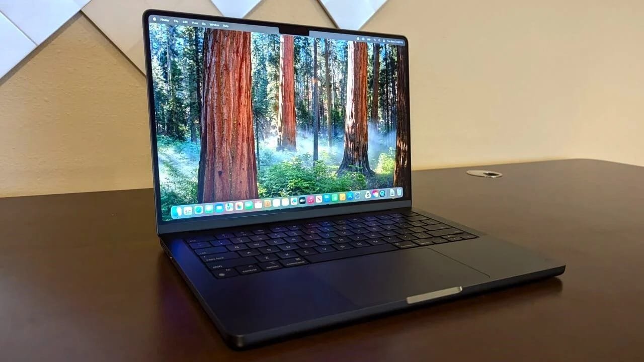 MacBook Pro 14-inch (M4, 2024) – M4 Chip, 16GB RAM, 512GB SSD, 10-core integrated GPU, macOS Sonoma